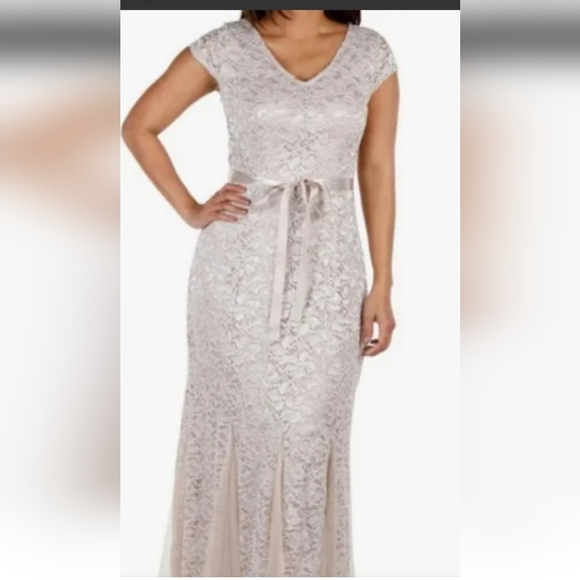 Candalite Women's 2X Lace Belted Gown - Picture 1 of 8